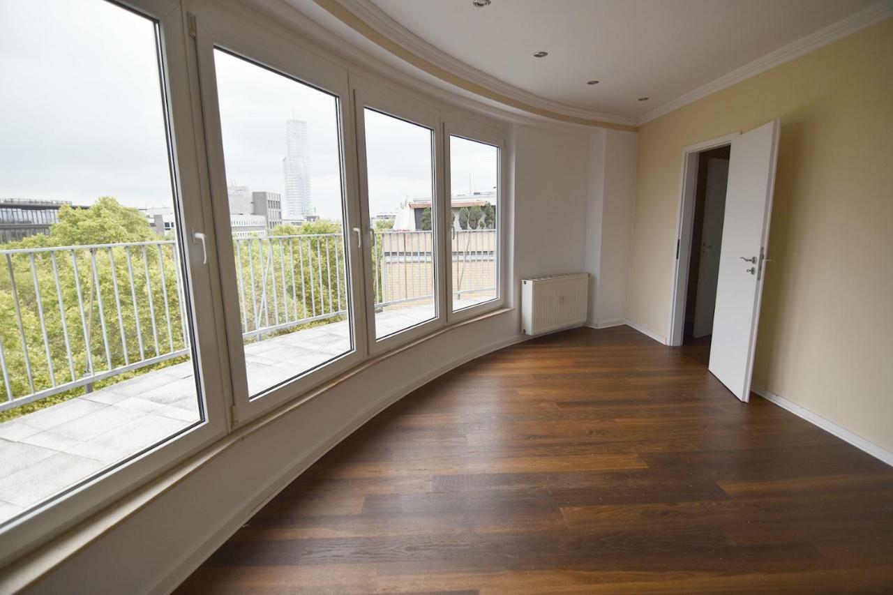 Apartment Penthouse Mit Rundumterrasse Köln